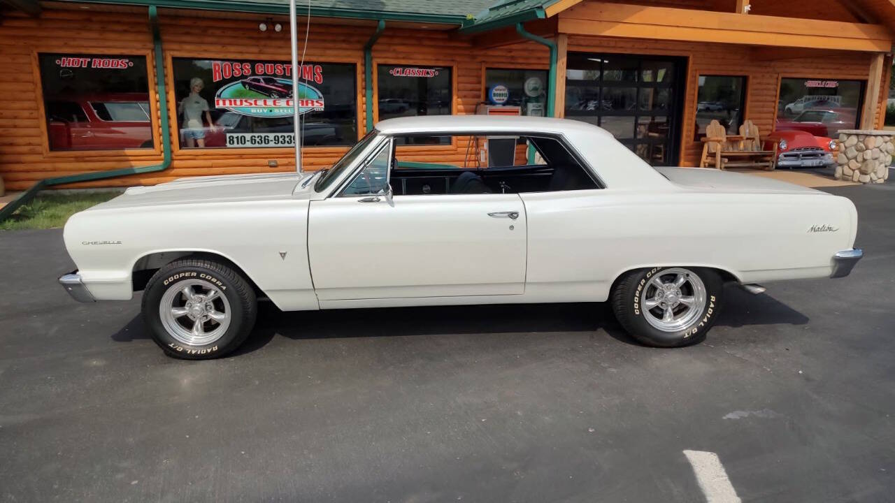 Chevrolet-Chevelle-1964-Pearl-White-Black