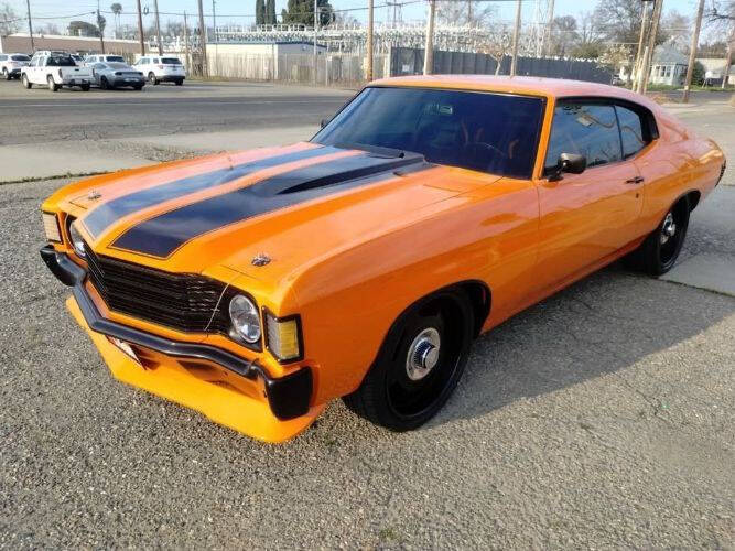 Chevrolet-Chevelle-1972-Orange-Black