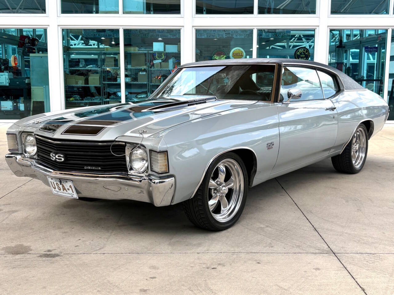 Chevrolet-Chevelle-1972-Silver-Black