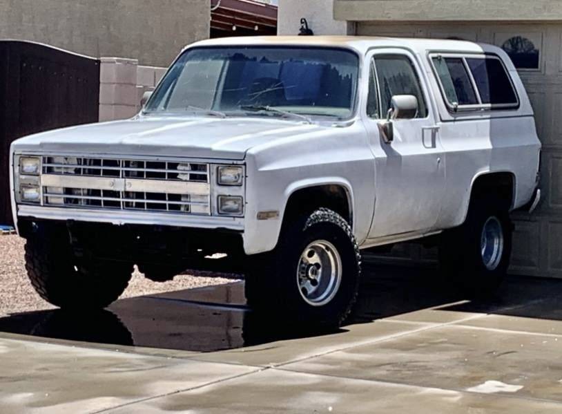 Chevrolet-Chevy-squarebody-square-body-k-5-1983-white