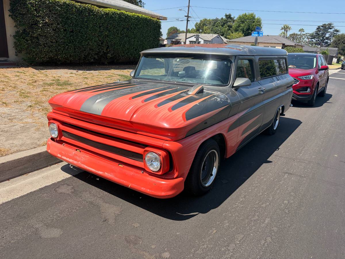 Chevrolet-Chevy-suburban-1966