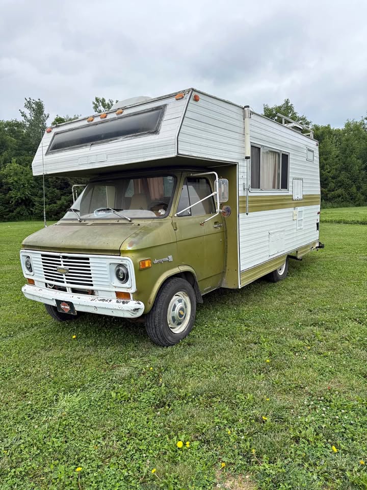 Chevrolet-Chevy-van-1973