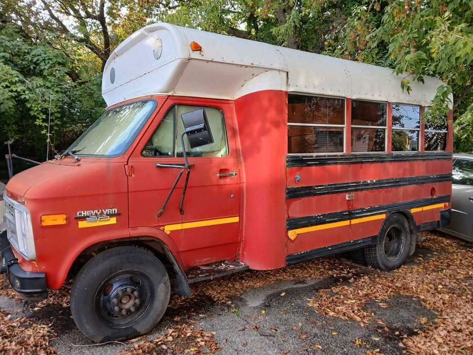 Chevrolet-Chevy-van-30-1991