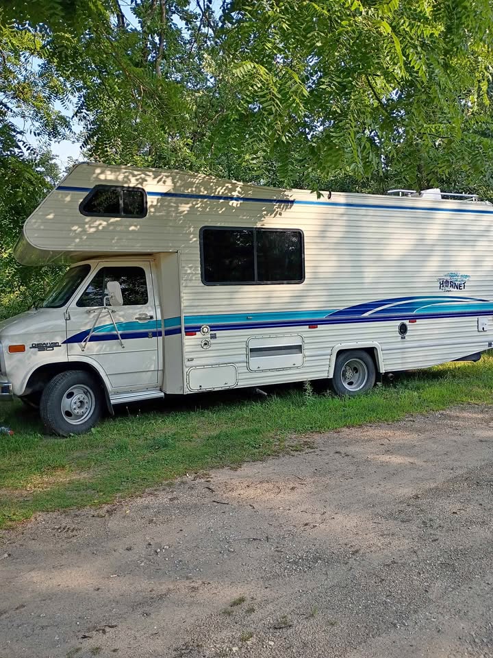 Chevrolet-Chevy-van-30-1995