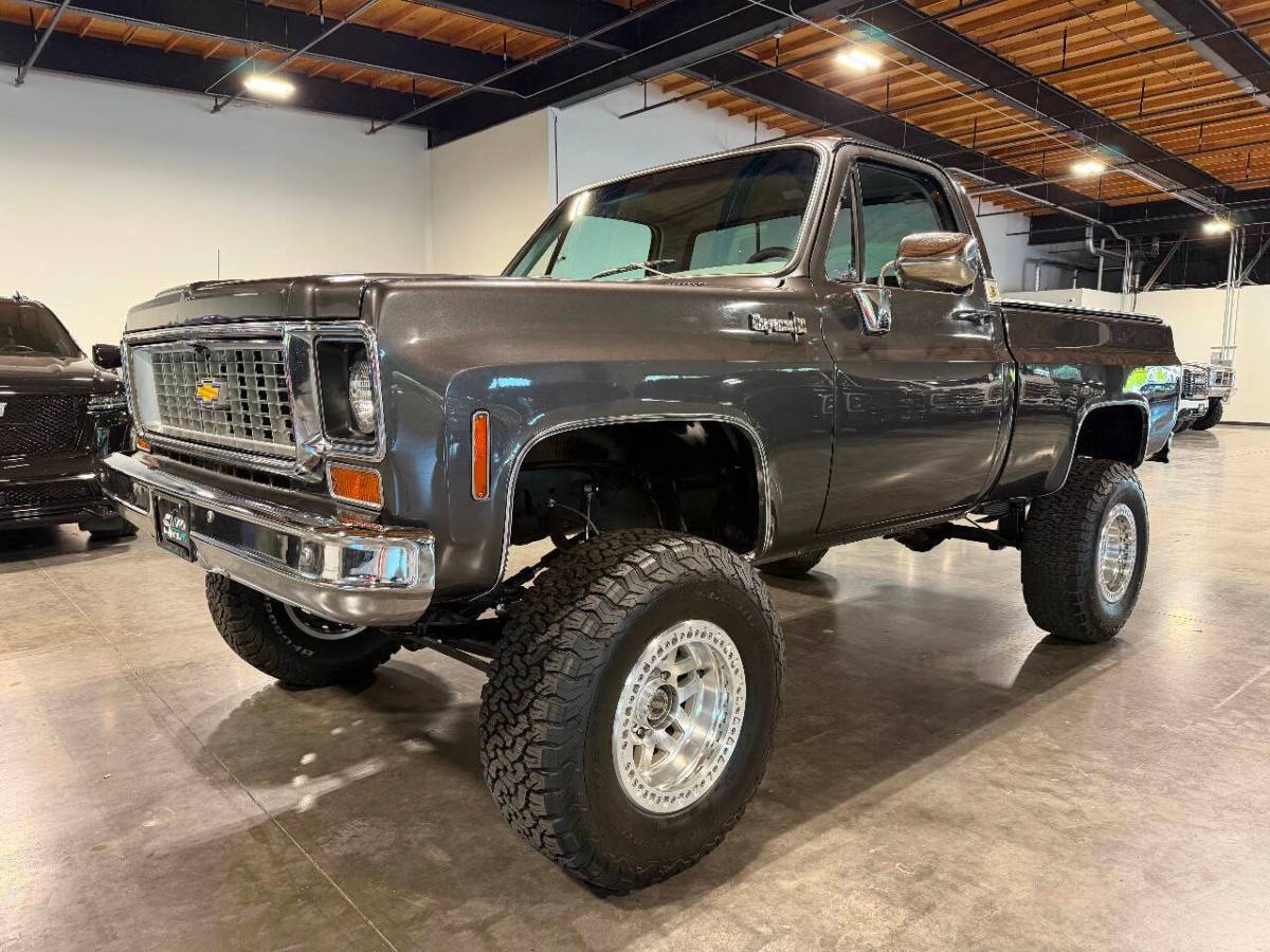 Chevrolet-Ck-10-series-restomo-1973