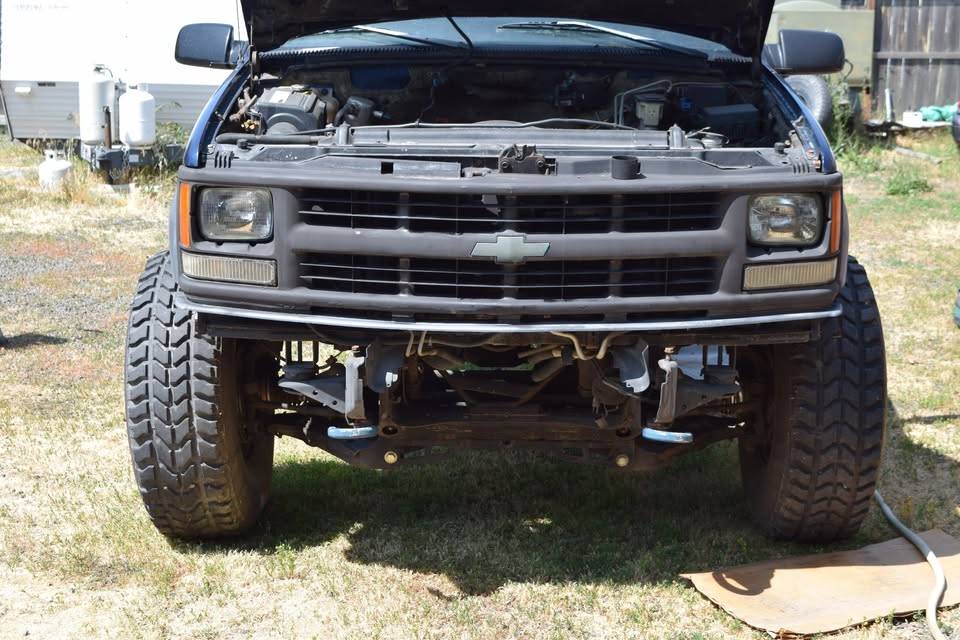 Chevrolet-Ck-2500-1988-blue