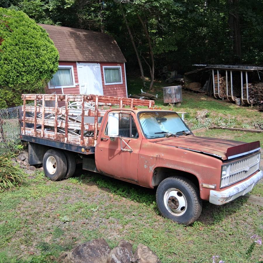 Chevrolet-Ck-pickup-1-ton-1981-Red