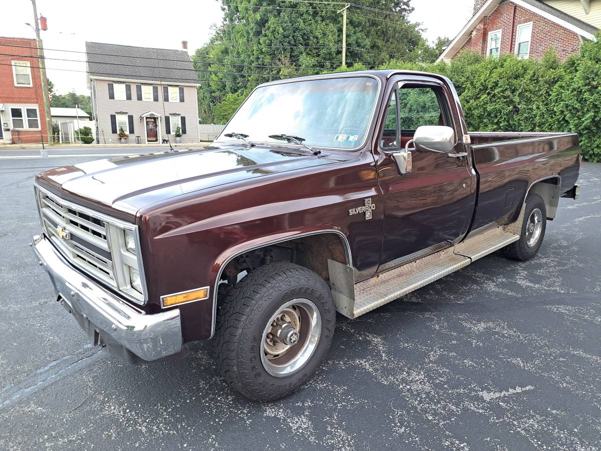 Chevrolet-Ck-pickup-12-ton-1985