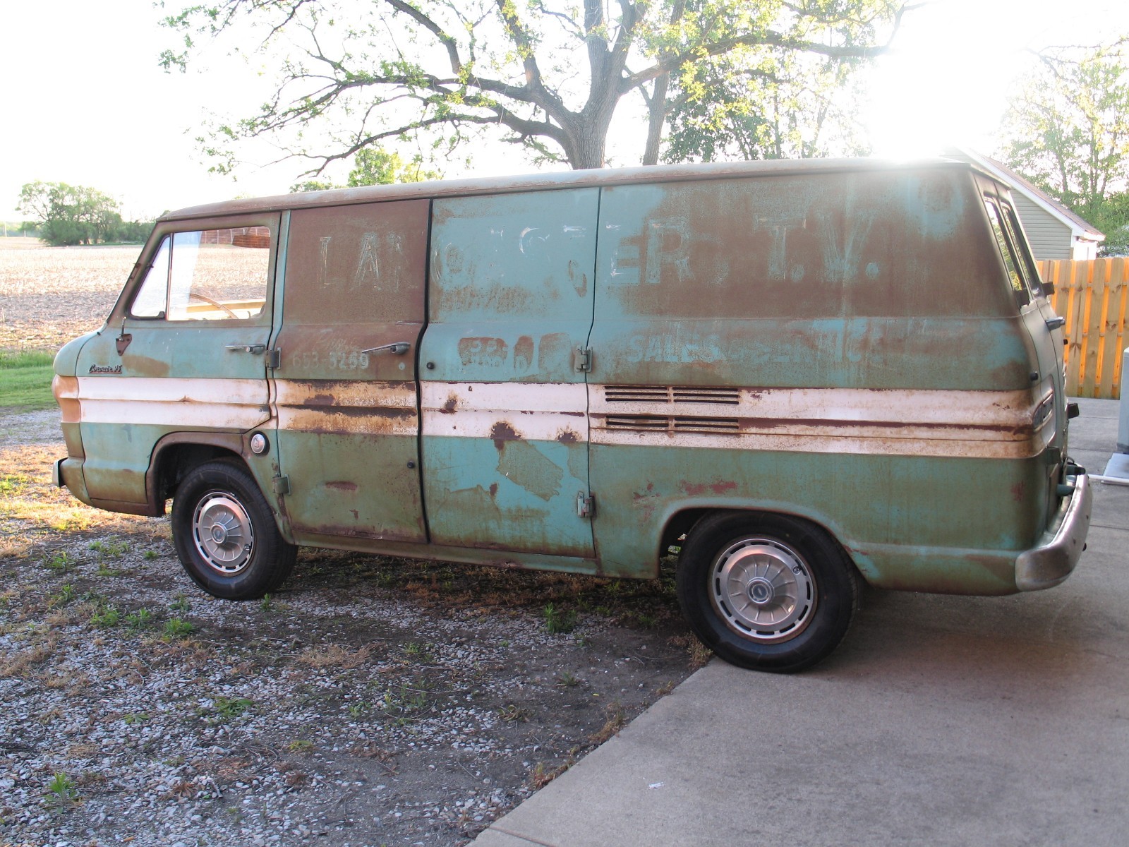 Chevrolet-Corvair-1962-Utility-Saddle