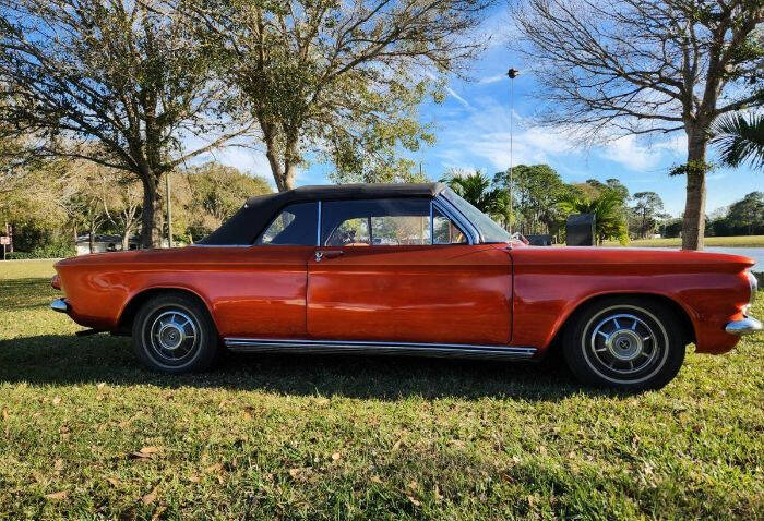 Chevrolet-Corvair-1963-Orange