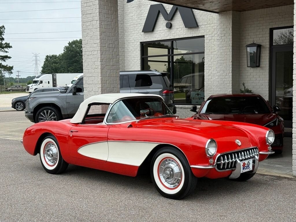 Chevrolet-Corvette-1957-Convertible-Red