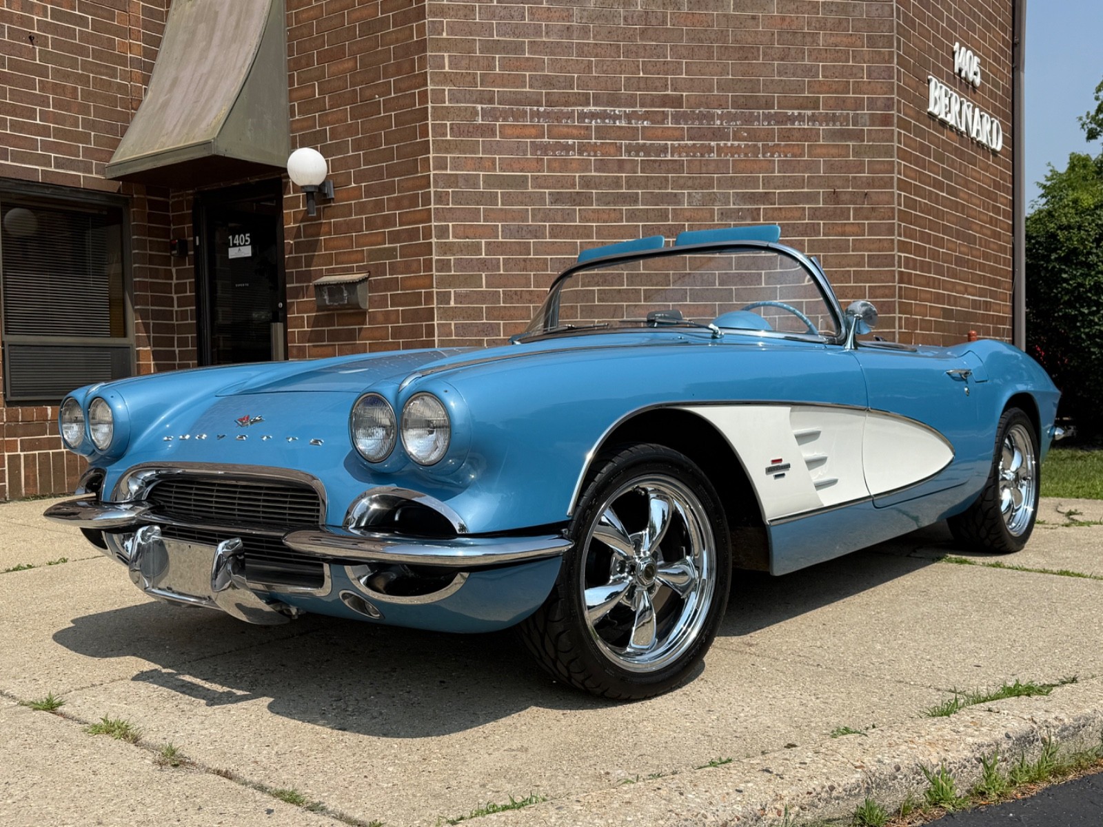 Chevrolet-Corvette-1961-Blue