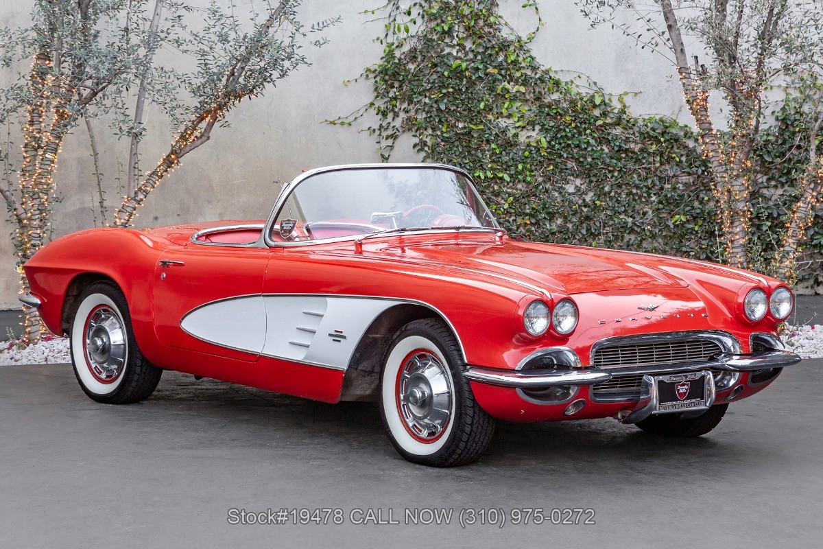 Chevrolet-Corvette-1961