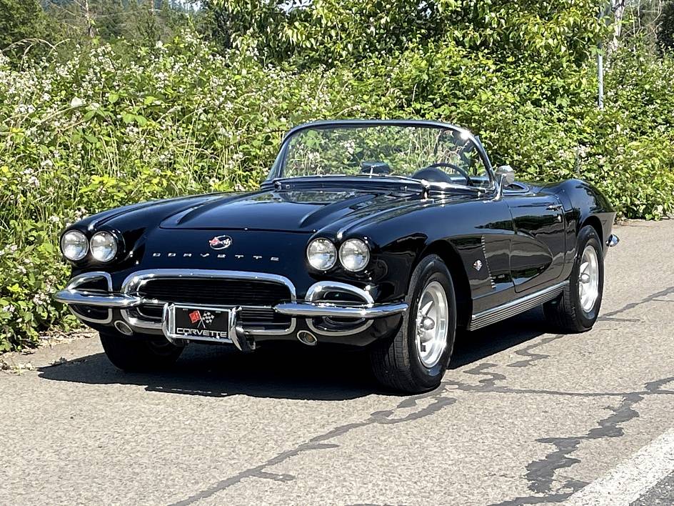 Chevrolet-Corvette-1962-black