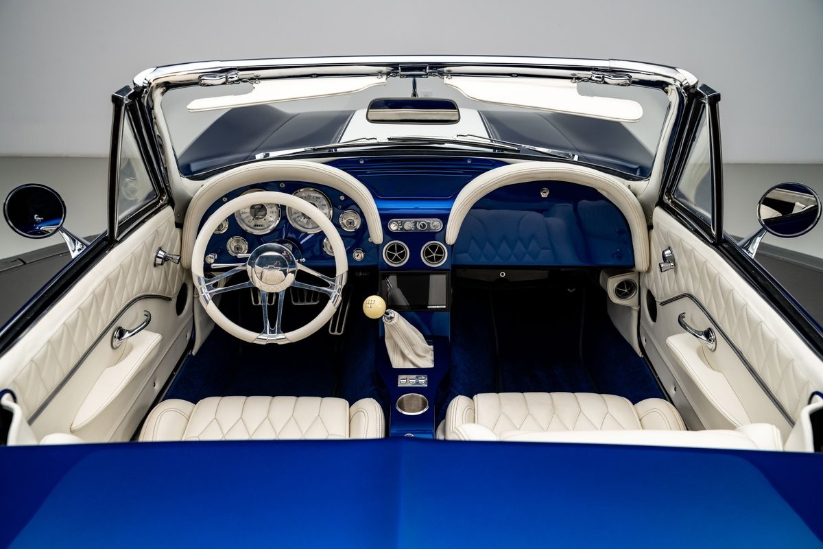 Chevrolet-Corvette-1964