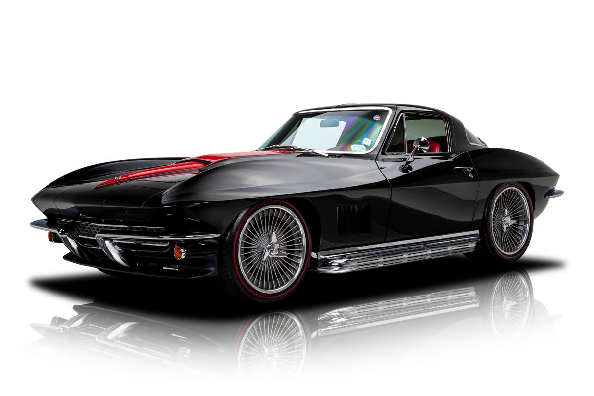 Chevrolet-Corvette-1965-Coupe