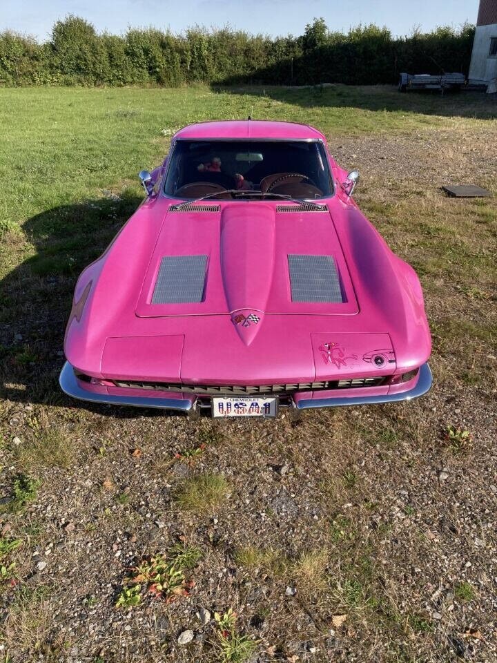 Chevrolet-Corvette-1965-Coupe-Maroon