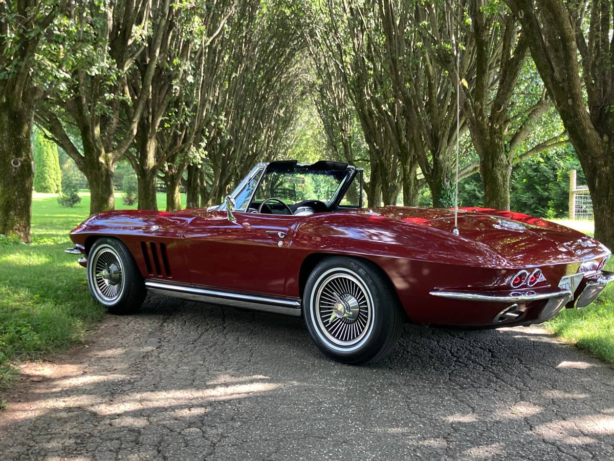 Chevrolet-Corvette-1965-red