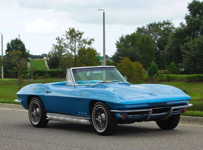 Chevrolet-Corvette-1965