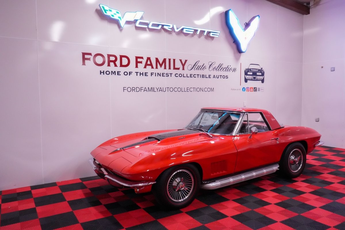 Chevrolet-Corvette-1967-Convertible-Black