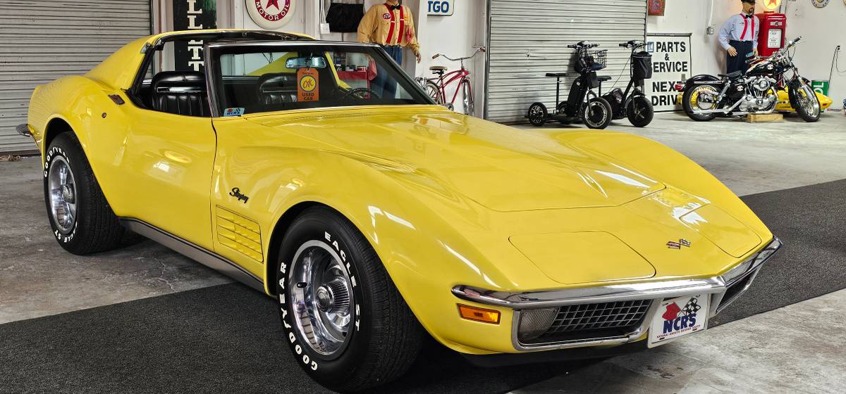 Chevrolet-Corvette-1970-yellow
