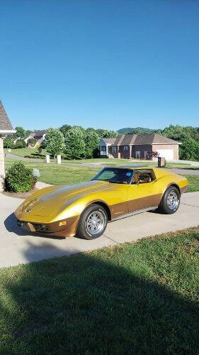 Chevrolet-Corvette-1972-CustomGold-Leaf-Pinstriping