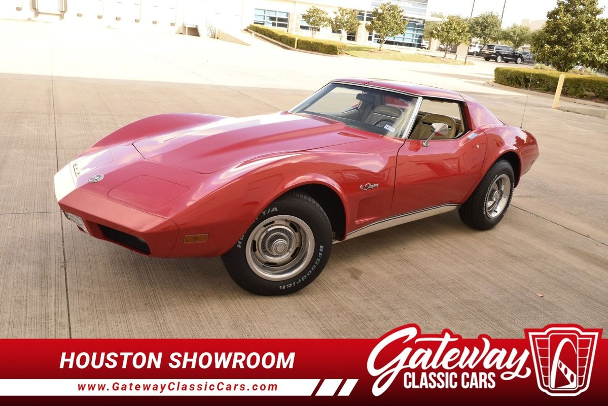 Chevrolet-Corvette-1974-Coupe-Tan