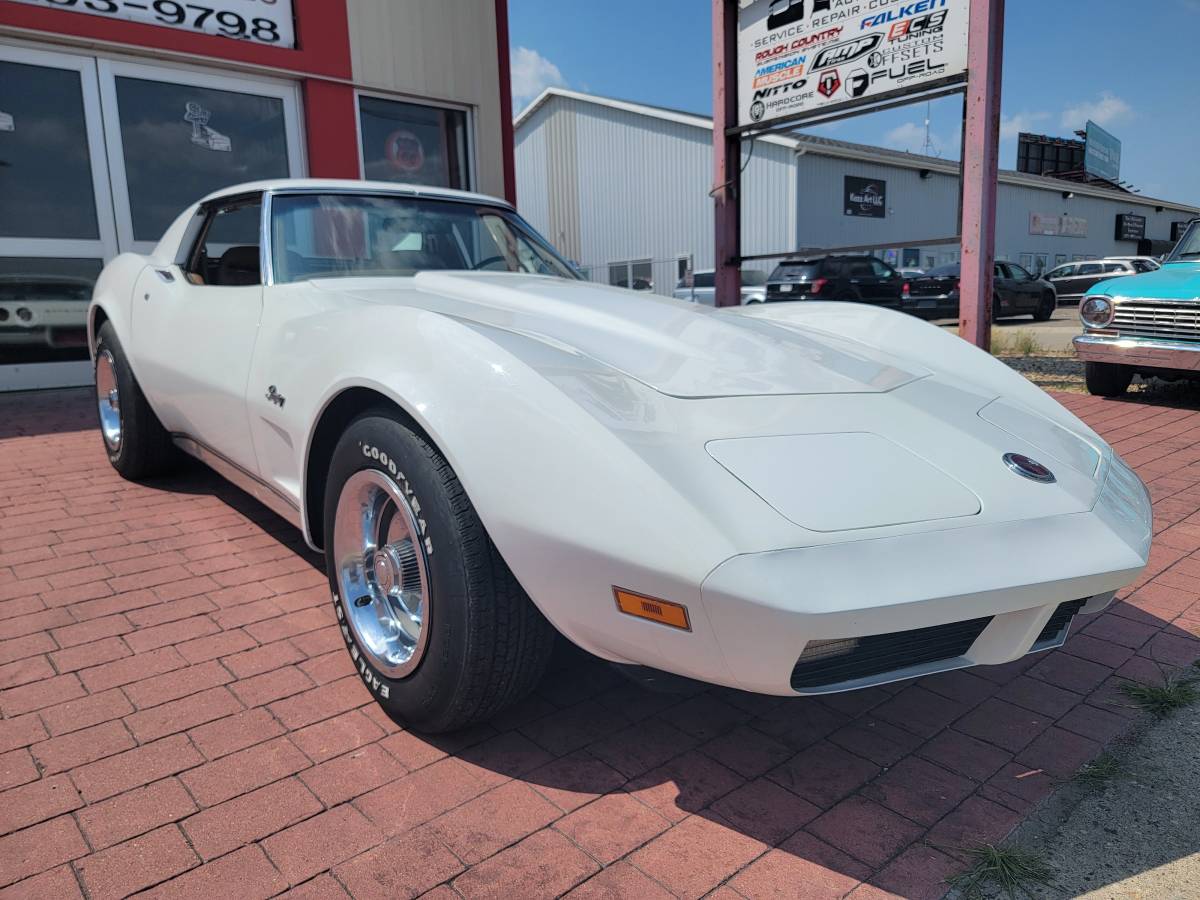 Chevrolet-Corvette-1974