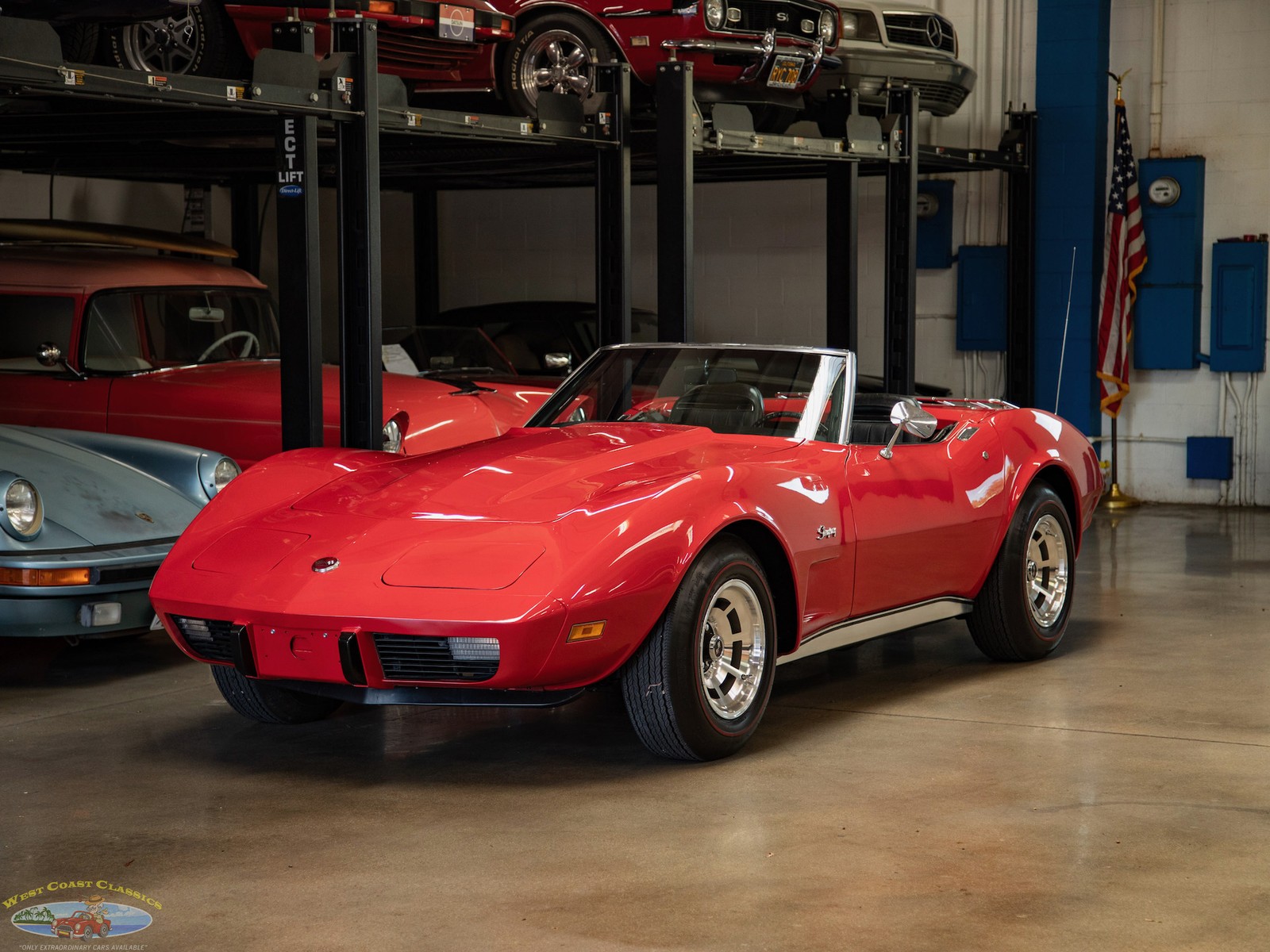 Chevrolet-Corvette-1975-2-Door-Convertible-Roadster-Black