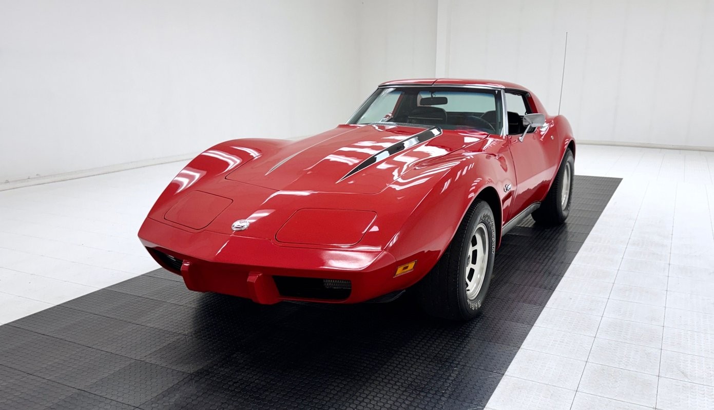 Chevrolet-Corvette-1975-Coupe-Black