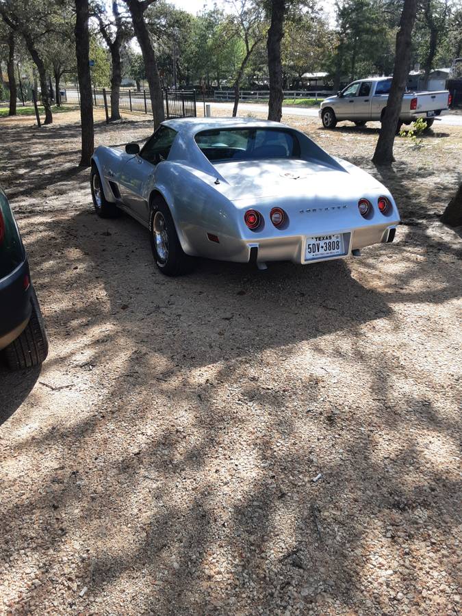 Chevrolet-Corvette-1975-Silver
