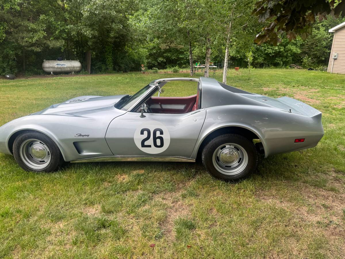 Chevrolet Corvette 1975, photo 1