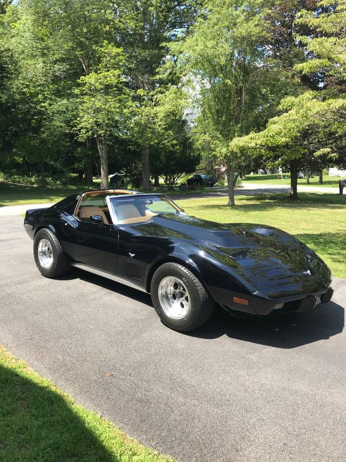 Chevrolet-Corvette-1977-black