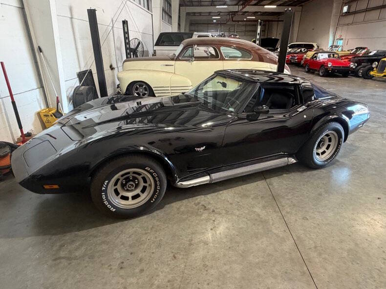 Chevrolet-Corvette-1979-White-Black