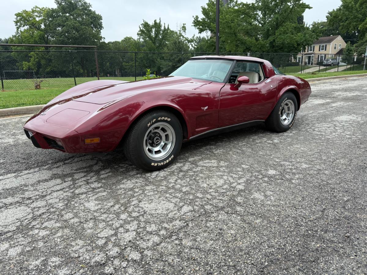 Chevrolet-Corvette-1979-red