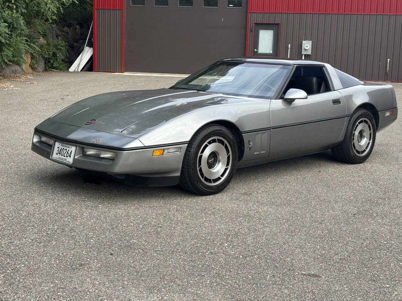 Chevrolet-Corvette-1984-Silver-Grey