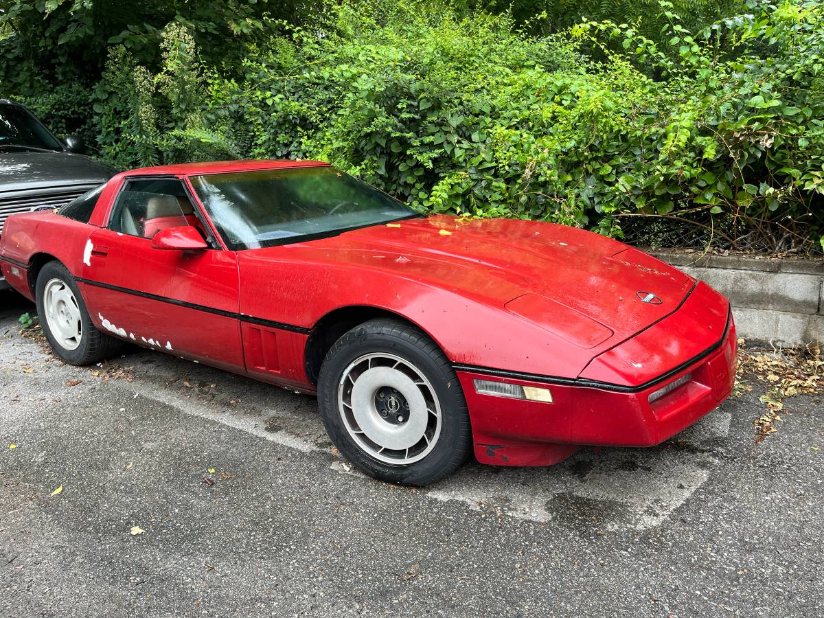 Chevrolet-Corvette-1984-red