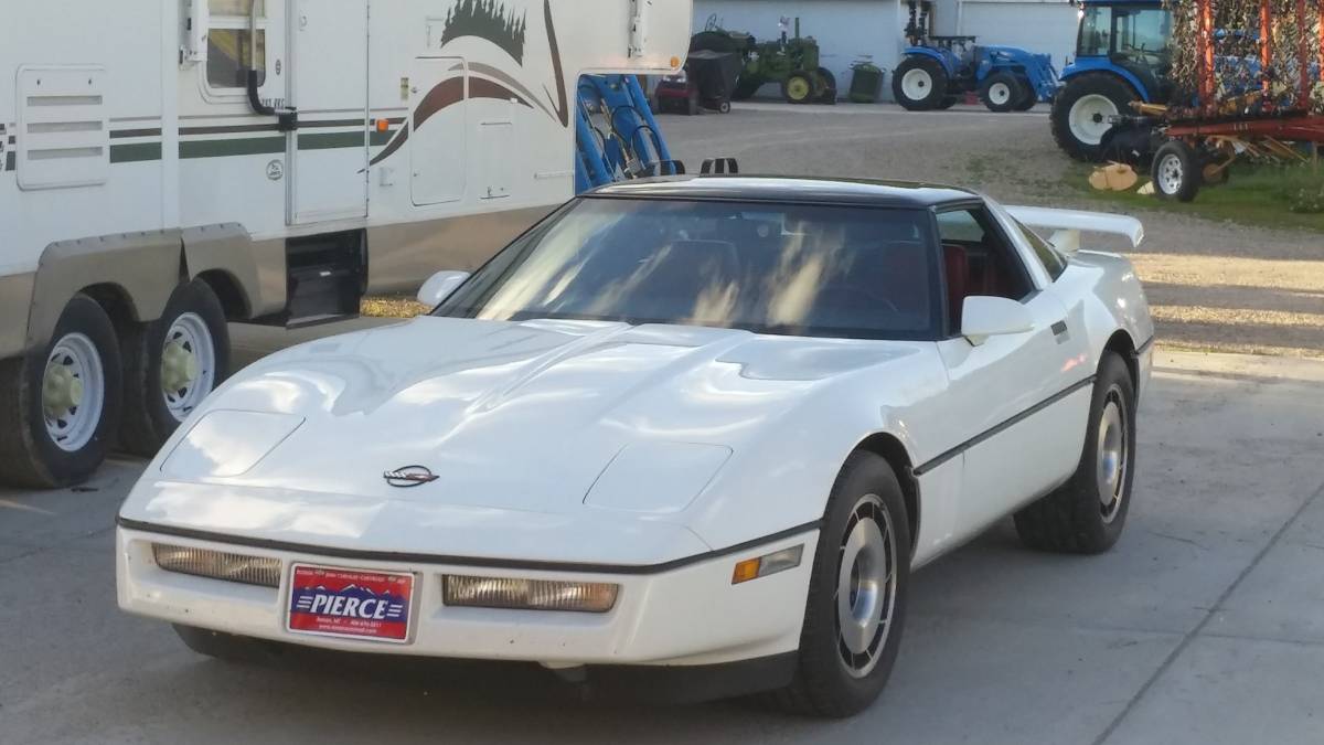 Chevrolet-Corvette-1984-white