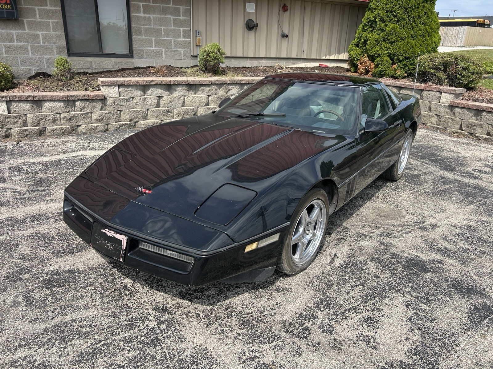 Chevrolet-Corvette-1985-Hatchback-Gray
