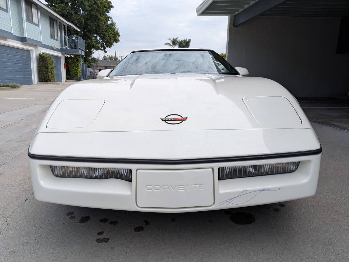 Chevrolet-Corvette-1985-white