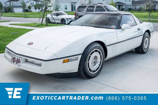 Chevrolet-Corvette-1986-White-Red