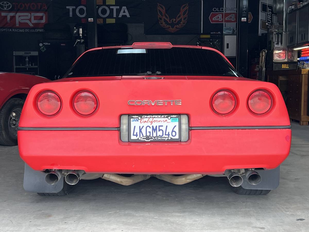 Chevrolet-Corvette-1986-red