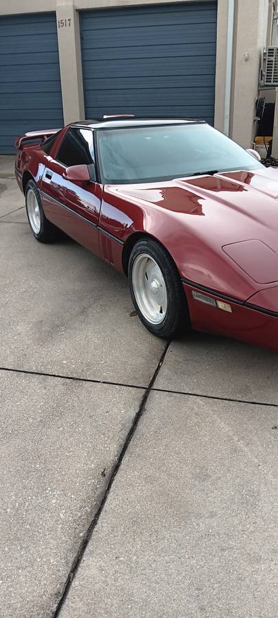 Chevrolet-Corvette-1987
