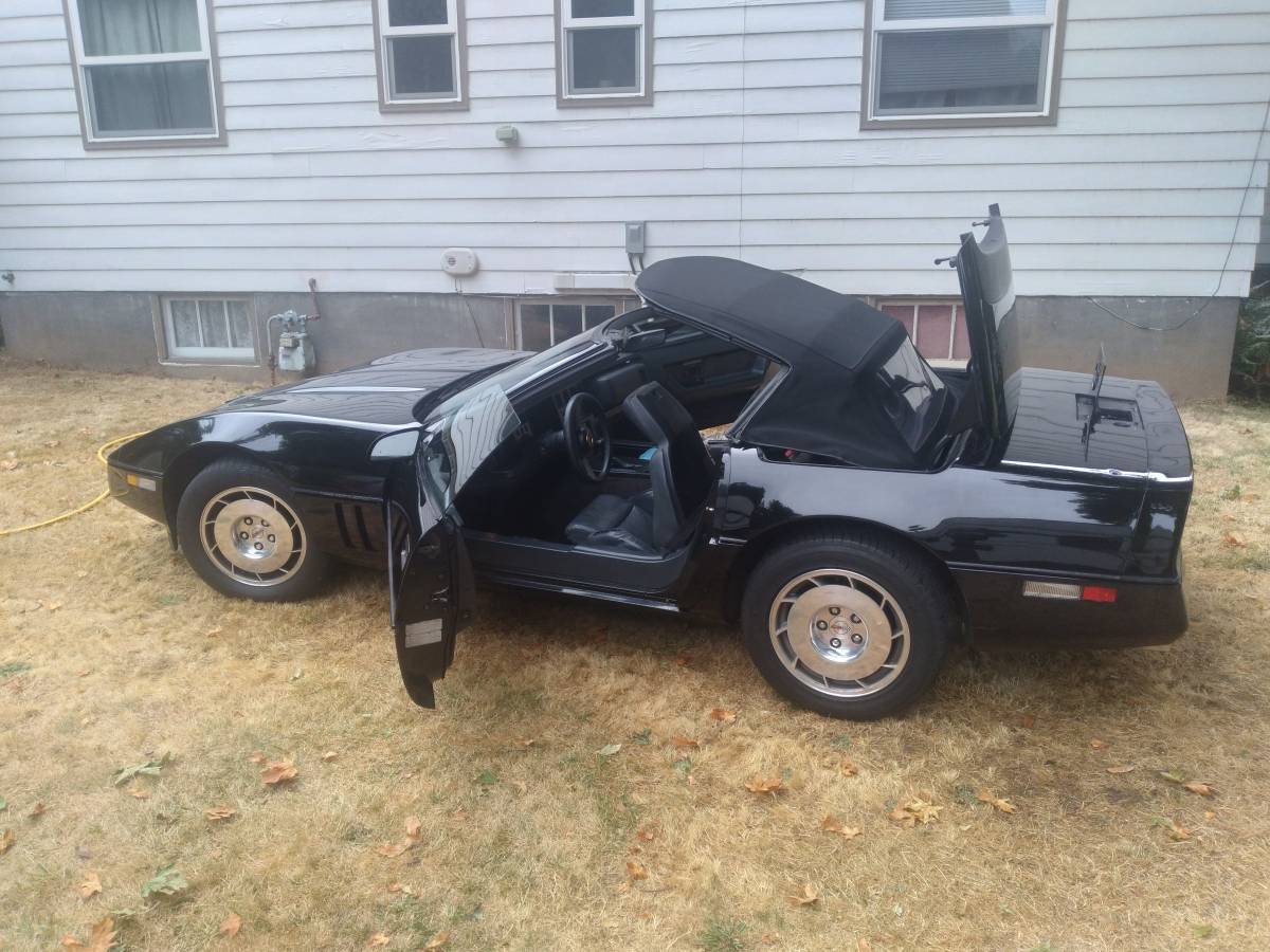 Chevrolet-Corvette-1987-black