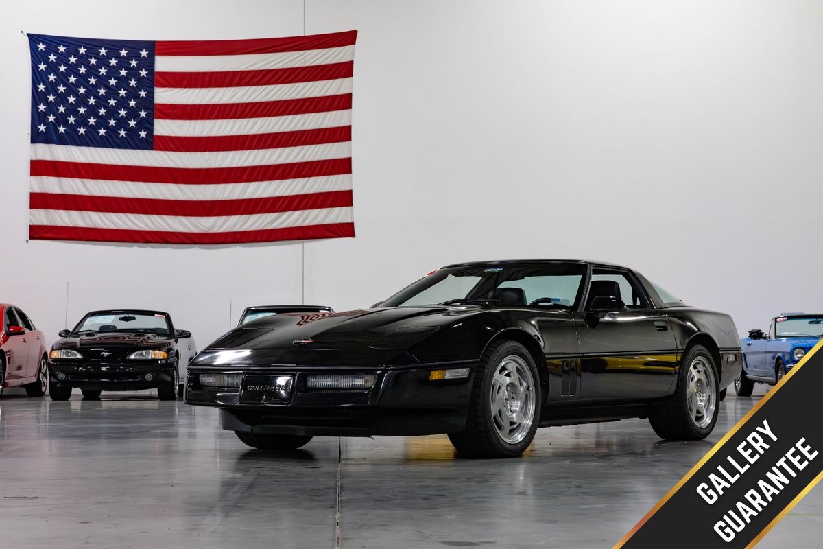 Chevrolet-Corvette-1990-Hatchback-Black