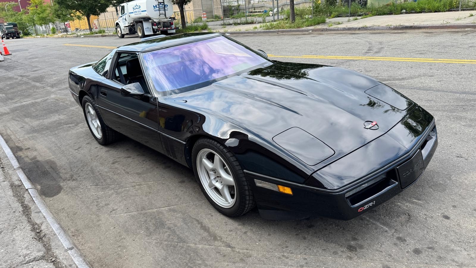 Chevrolet-Corvette-1990-Hatchback-Black