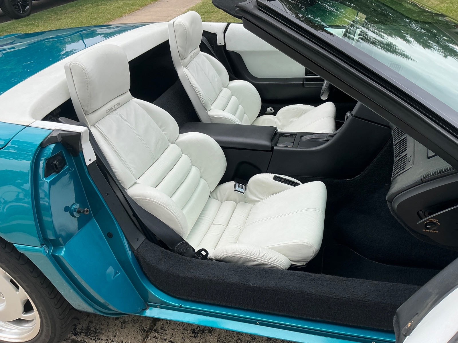 Chevrolet-Corvette-1992-Convertible-White