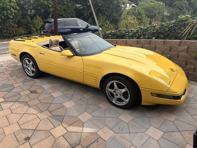 Chevrolet-Corvette-1992-yellow