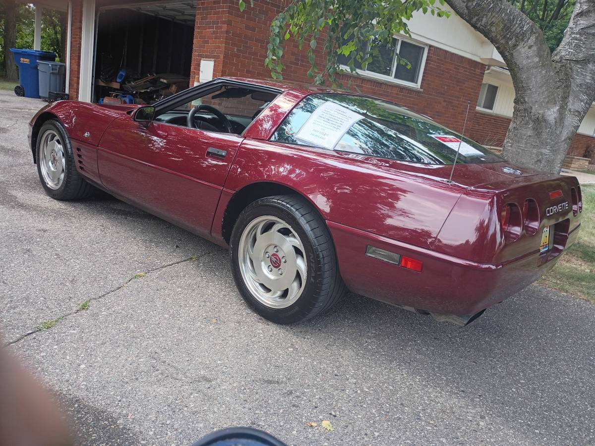 Chevrolet-Corvette-1993-red