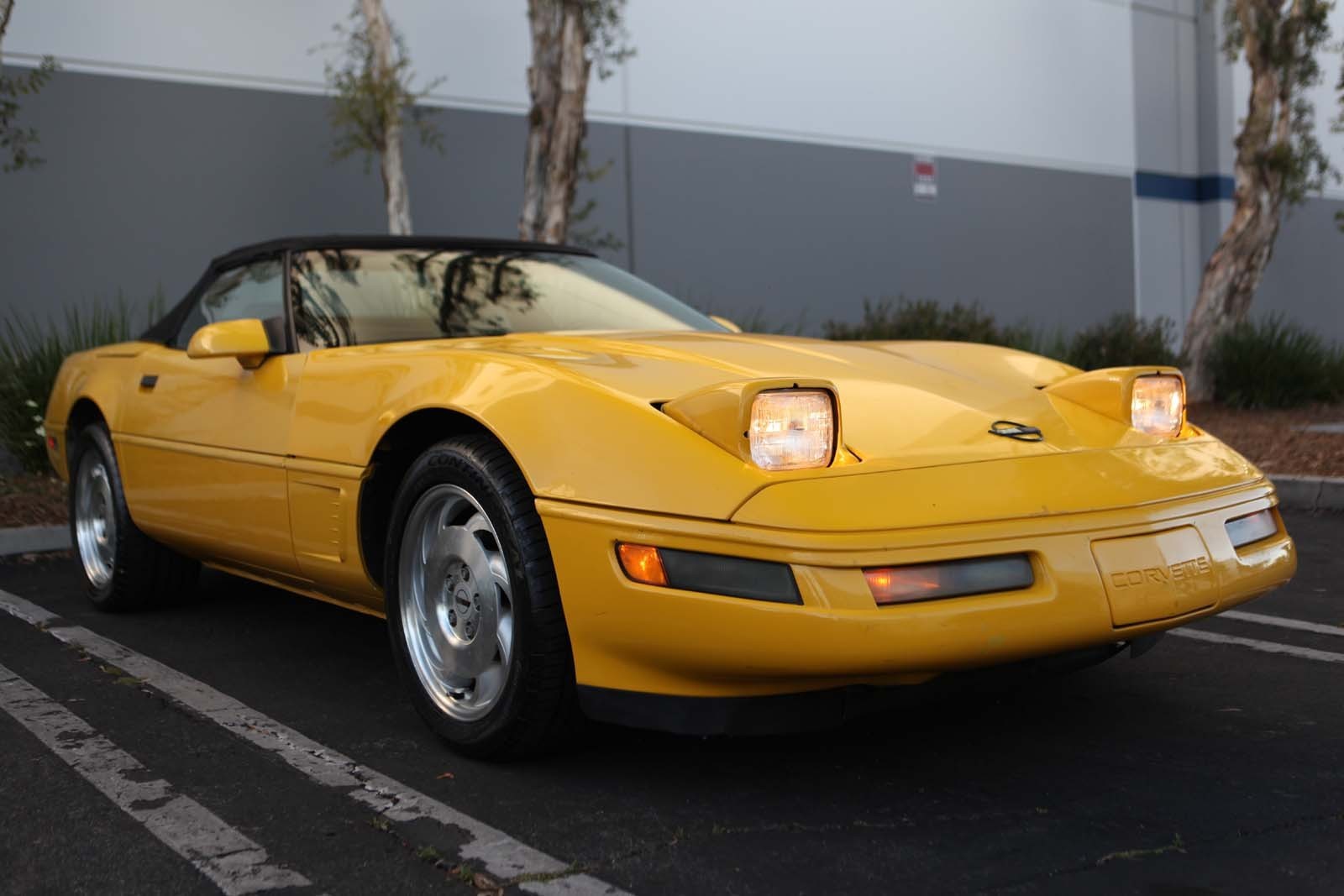 Chevrolet-Corvette-1995-Convertible-Tan